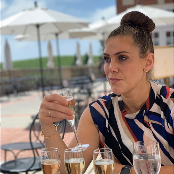 Meet your Posher, Jenna - Picture 4 of 4